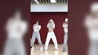 Korean Pop Music: Twice Momo's beautiful body