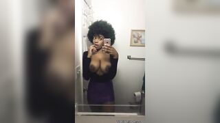 Motion Tracked Boobs: Ebony gal boobs in the mirror