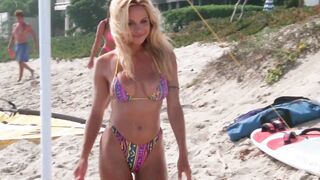 Do you remember Baywatch? Here's Pamela Anderson - Nostalgia