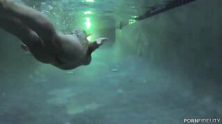 Excellent underwater jiggle