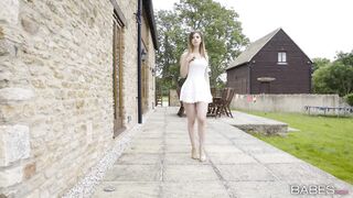 stella Cox is a proponent of anal in the garden
