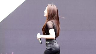 Korean Pop Music: EUNJI's Strut  Slapping Bomi's Butt