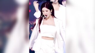 Korean Pop Music: IZ*ONE - Eunbi 4