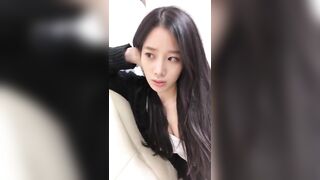 Korean Pop Music: Berry Nice - Johyun good cleavage