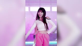 Korean Pop Music: IZ*ONE - Eunbi 54