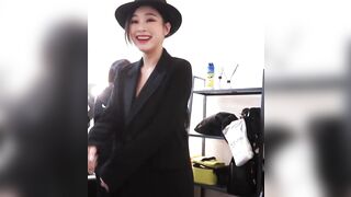 Korean Pop Music: Dreamcatcher - Gahyeon & Sua