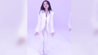 Dreamcatcher Sua's beautiful large boobs! - K-pop