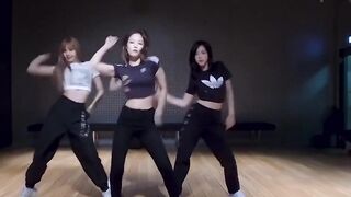 Korean Pop Music: Blackpink - Jennie & Rose 2
