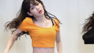 Korean Pop Music: IZ ONE - 'FIESTA' Dance Practice - Sakura