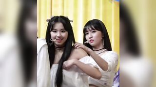 Korean Pop Music: Momo touching Chaeyoung
