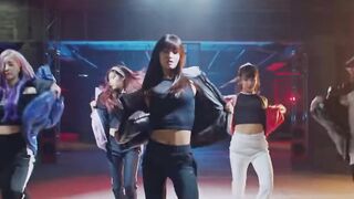 Korean Pop Music: Twice Momo is so exceedingly sexy..