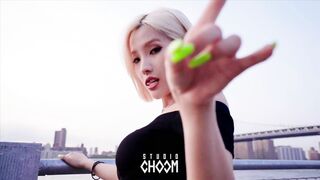 Korean Pop Music: I-DLE - SOYEON - Quick tongue act