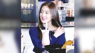 Red Velvet - Irene's shoulder - K-pop