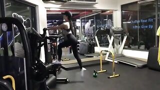 Korean Pop Music: Apink- Eunji's sexy ass at the gym 2