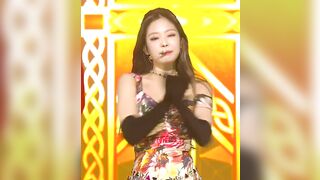 Korean Pop Music: Blackpink - Jennie's Cleavage