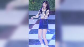 Red Velvet Joy's bouncy thighs are magic - K-pop