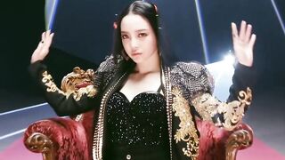 HARA in black and gold - K-pop