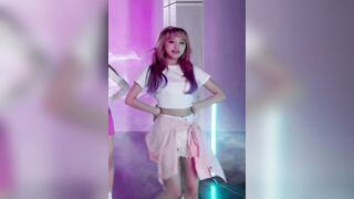 Korean Pop Music: IZ*ONE - Yena 3