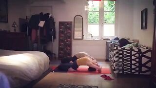 IU doing Yoga - K-pop
