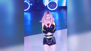 Korean Pop Music: ITZY - Ryujin 25