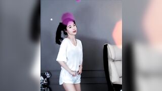 ELLIN - Dancing to Rollin' by Brave Girls - K-pop