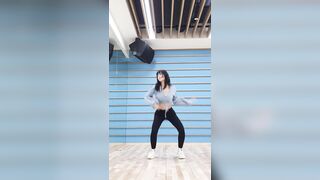 TWICE - Momo - K-pop