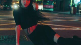 Korean Pop Music: Yves - Loona