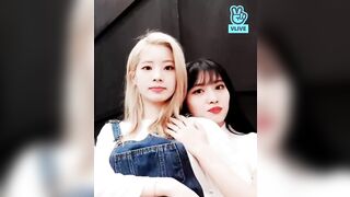 Twice - Momo getting handsy with Dahyun! - K-pop