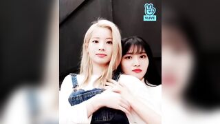 Korean Pop Music: Twice - Momo getting handsy with Dahyun!