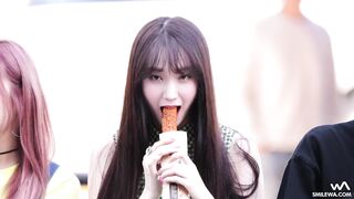 pRISTIN - ROA letting us know how good the stick is.