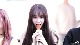 PRISTIN - ROA letting us know how good the stick is. - K-pop