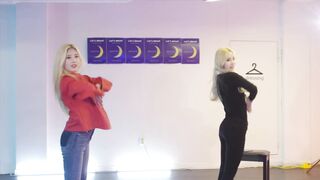 Korean Pop Music: LOONA - Kim Lip and Jinsoul