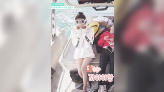 SNSD Yoona & Taeyeon - Milky Legs