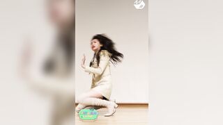 Korean Pop Music: Everglow - Aisha