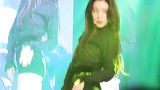 Korean Pop Music: Red Velvet - Irene's Ass: Featuring 2D Irene & Yeri