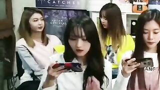 dreamcatcher Yoohyeon grabbing Dami's boob