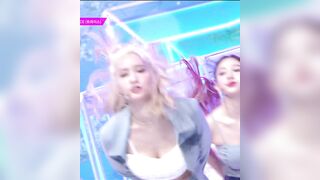 TWICE - Momo feat. Nayeon & Jihyo - K-pop