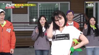 twice - Momo showing of her dance moves