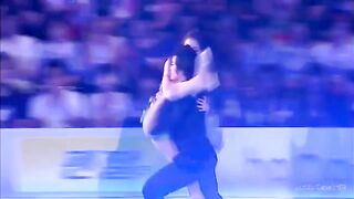 Korean Pop Music: f Krystal Cleavage and Butt during the time that Ice Skating