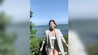 Korean Pop Music: Jennie slowmo jiggle