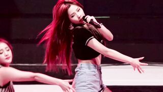 I-DLE - SOYEON - Lokking good in those shorts. - K-pop