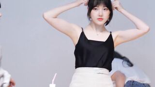 Korean Pop Music: yerin - tongue, back, armpits
