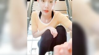 Clara squat full clip - K-pop