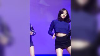Korean Pop Music: TWICE - Mina and Jeongyeon