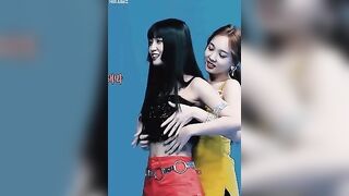Twice - Momo and Nayeon - K-pop
