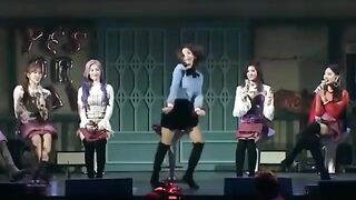 Korean Pop Music: Twice-Jihyo ass checks