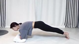 sOJIN - Workout in african tights