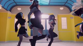 Korean Pop Music: APINK - Group butt pop