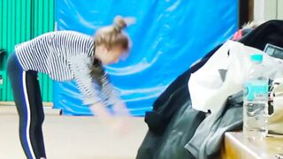 Korean Pop Music: EUNSEO - Bending over in tights.