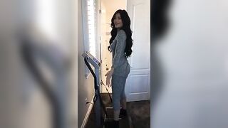 booty jiggling - Kylie Jenner